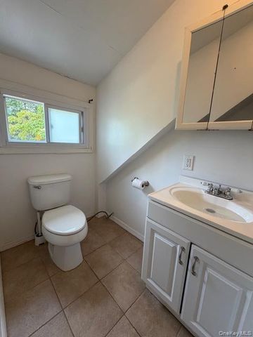 3173 Roxbury Lane, Levittown, NY 11756