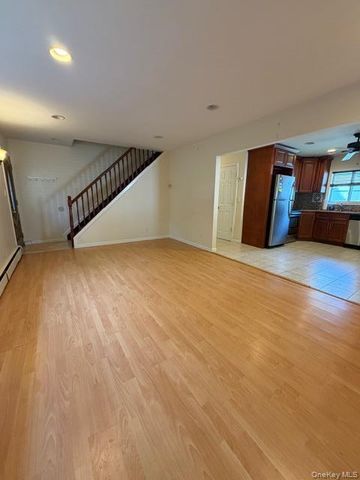 3173 Roxbury Lane, Levittown, NY 11756