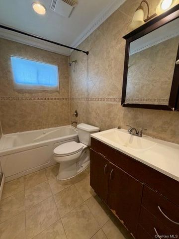 3173 Roxbury Lane, Levittown, NY 11756