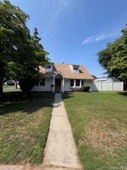 3173 Roxbury Lane, Levittown, NY 11756