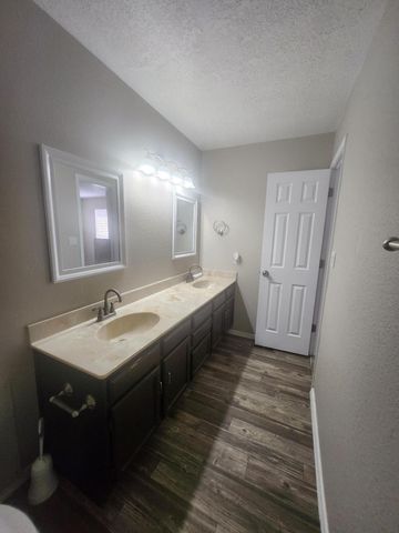 7720 Ranchwood Drive NW, Albuquerque, NM 87120