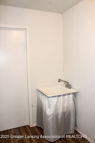 208 Dutton Street, Eaton Rapids, MI 48827