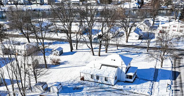 208 Dutton Street, Eaton Rapids, MI 48827