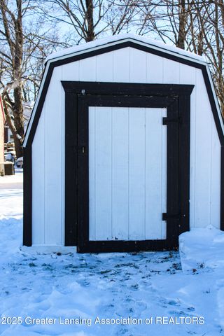 208 Dutton Street, Eaton Rapids, MI 48827