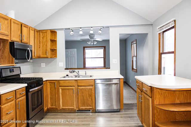 208 Dutton Street, Eaton Rapids, MI 48827