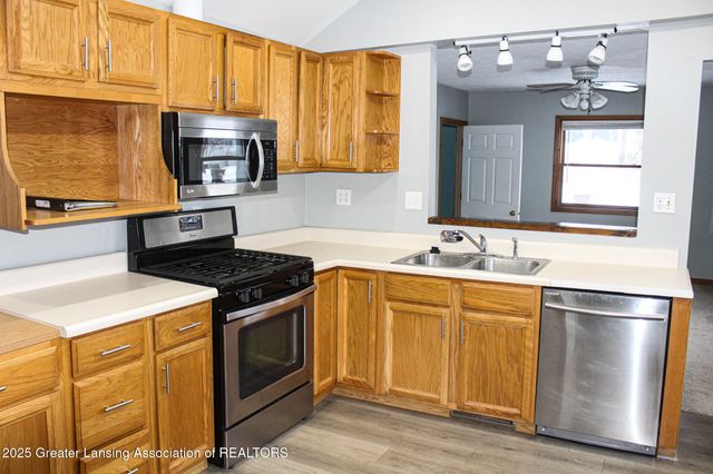 208 Dutton Street, Eaton Rapids, MI 48827