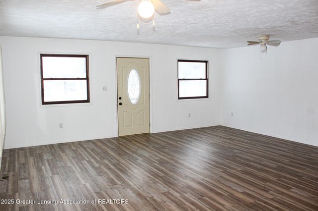 208 Dutton Street, Eaton Rapids, MI 48827