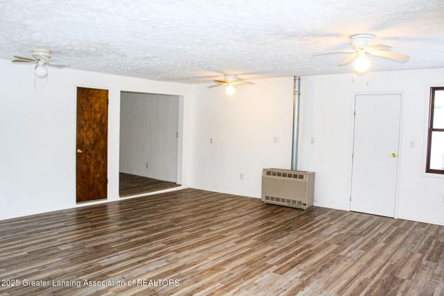 208 Dutton Street, Eaton Rapids, MI 48827