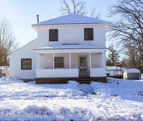 208 Dutton Street, Eaton Rapids, MI 48827