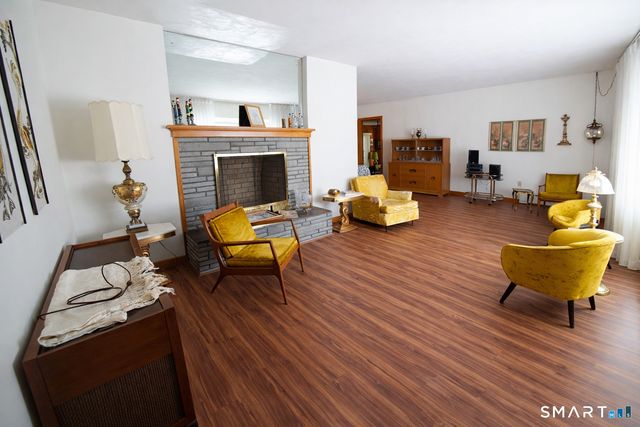 30 Day Spring Avenue, Hamden, CT 06518