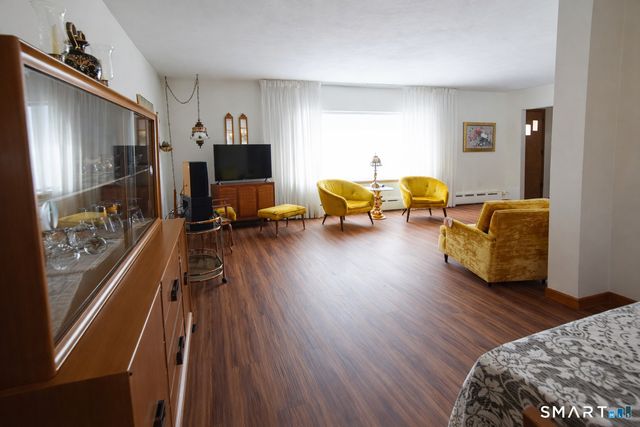 30 Day Spring Avenue, Hamden, CT 06518