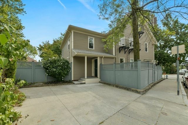 30 Lowell Sreet 30, Cambridge, MA 02138