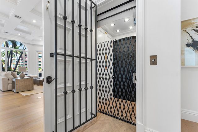 155 SE Spanish Trail, Boca Raton, FL 33432