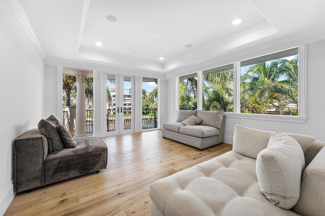 155 SE Spanish Trail, Boca Raton, FL 33432