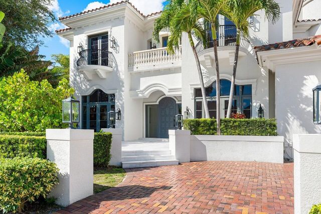 155 SE Spanish Trail, Boca Raton, FL 33432