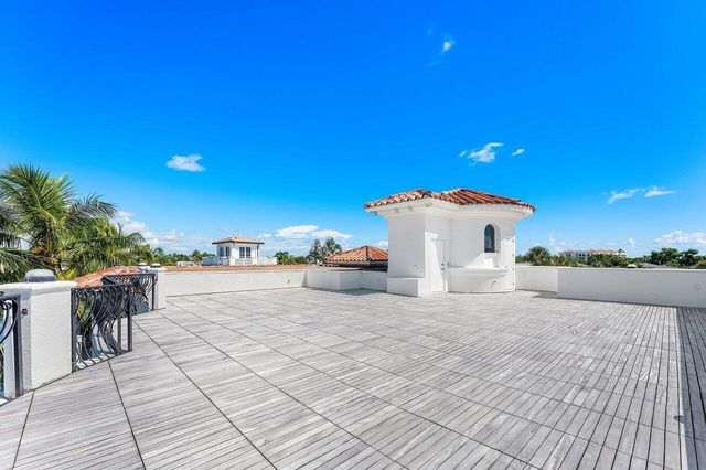 155 SE Spanish Trail, Boca Raton, FL 33432