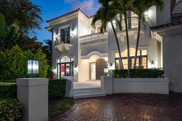 155 SE Spanish Trail, Boca Raton, FL 33432