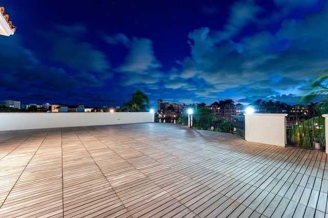 155 SE Spanish Trail, Boca Raton, FL 33432