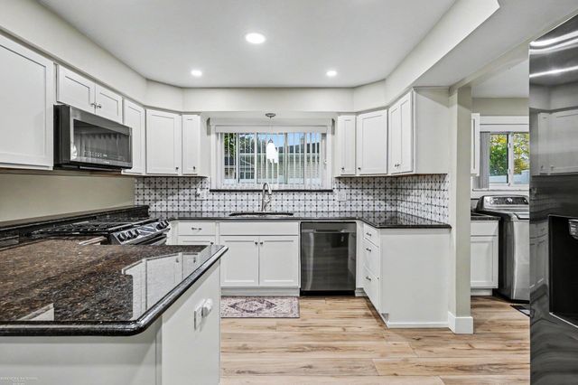 35357 Bobcean Road, Clinton Township, MI 48035