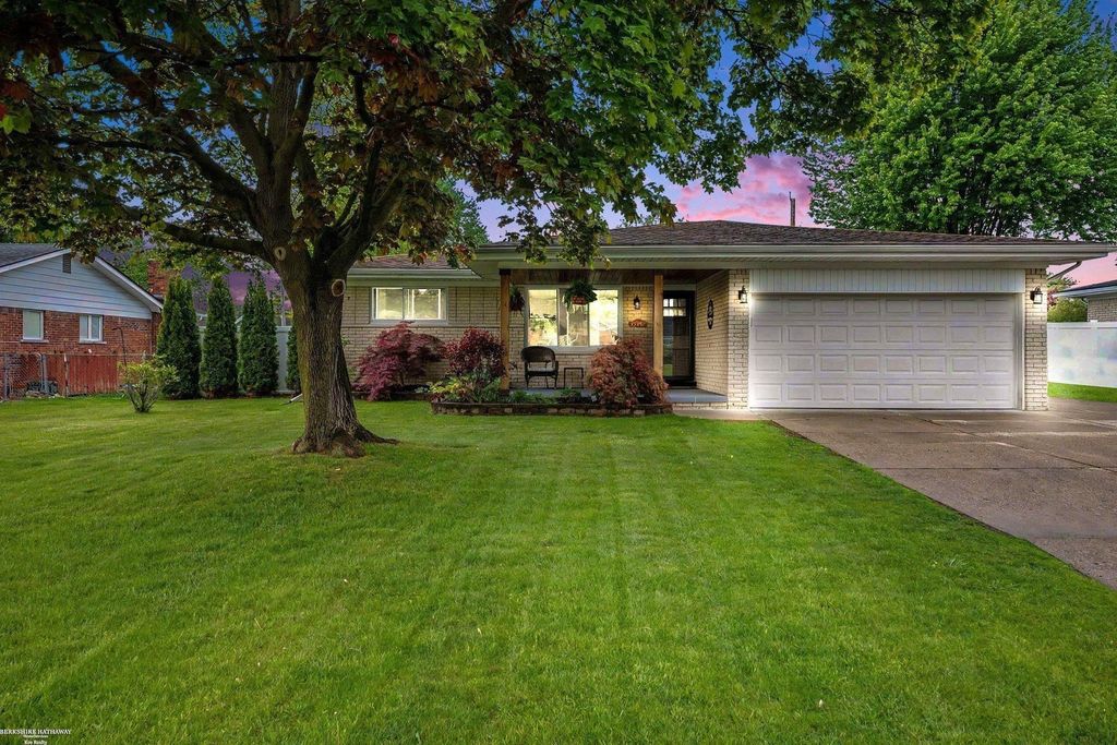 35357 Bobcean Road, Clinton Township, MI 48035