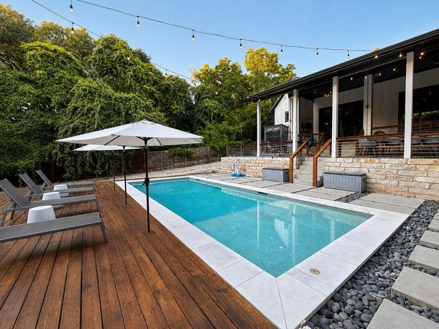 1214 Deloney ST, Austin, TX 78721