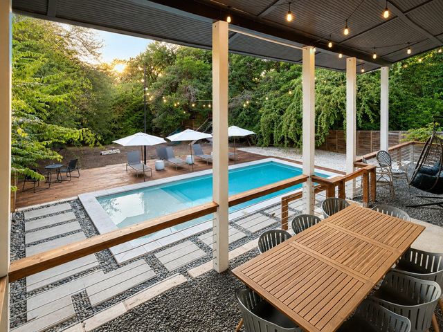 1214 Deloney ST, Austin, TX 78721