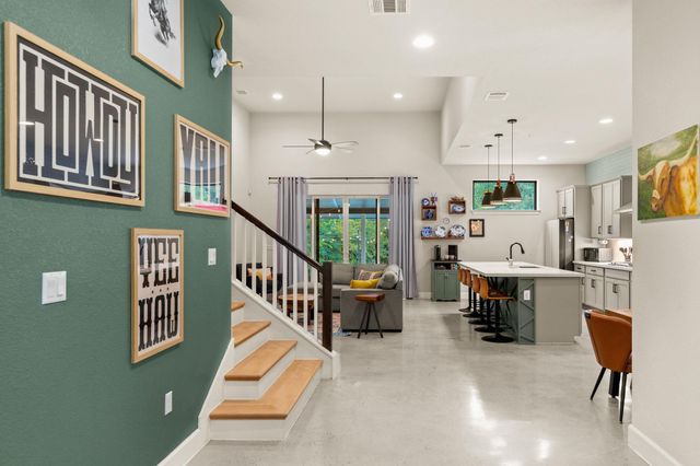 1214 Deloney ST, Austin, TX 78721