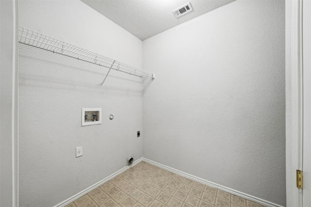 1910 Steeds XING, Pflugerville, TX 78660