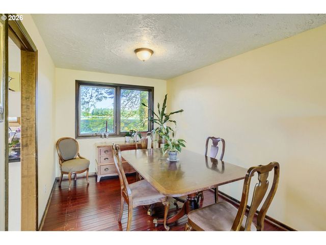 16530 Nw GILLIHAN Rd, Portland, OR 97231