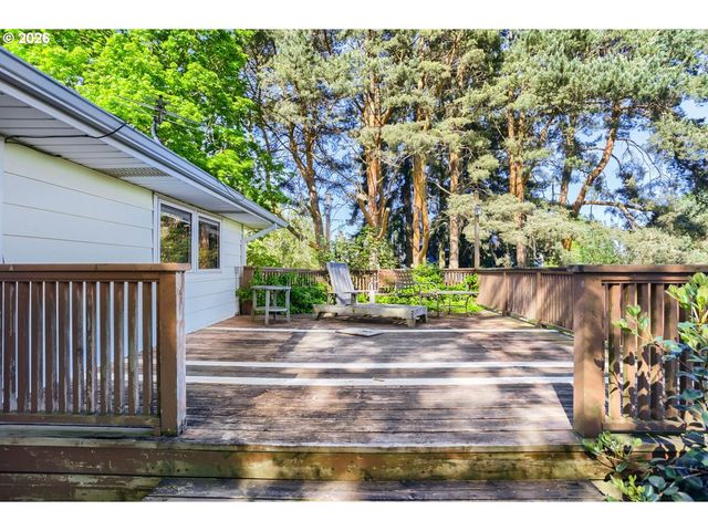 16530 Nw GILLIHAN Rd, Portland, OR 97231