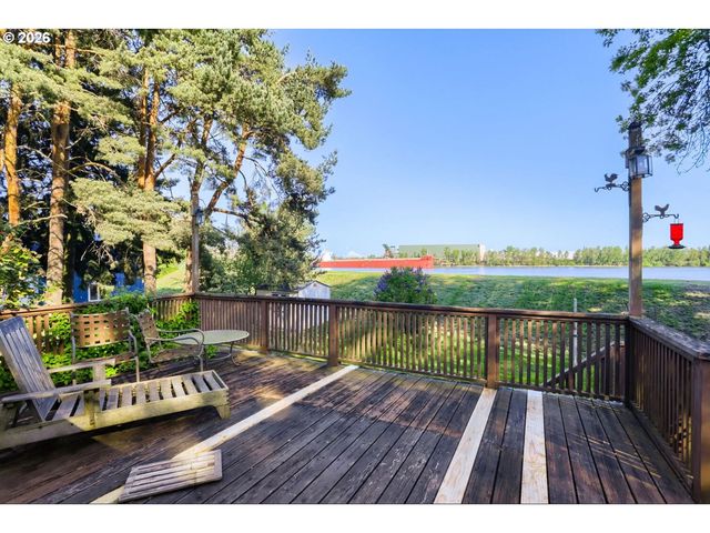 16530 Nw GILLIHAN Rd, Portland, OR 97231