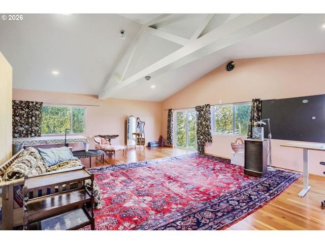 16530 Nw GILLIHAN Rd, Portland, OR 97231