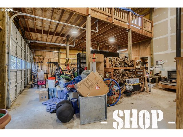 16530 Nw GILLIHAN Rd, Portland, OR 97231