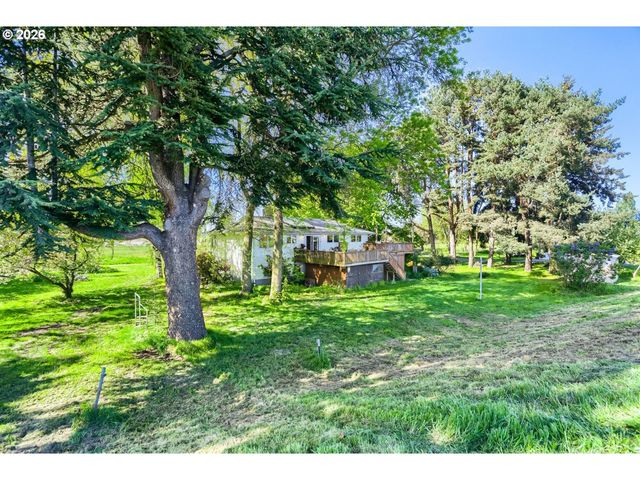 16530 Nw GILLIHAN Rd, Portland, OR 97231