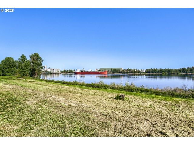 16530 Nw GILLIHAN Rd, Portland, OR 97231