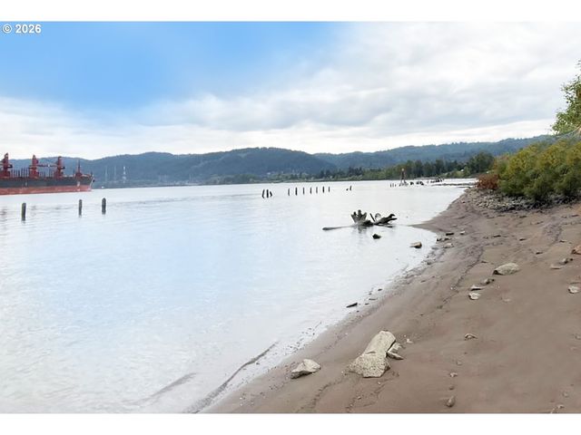 16530 Nw GILLIHAN Rd, Portland, OR 97231