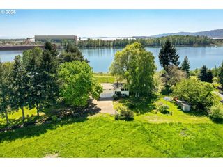 16530 Nw GILLIHAN Rd, Portland, OR 97231