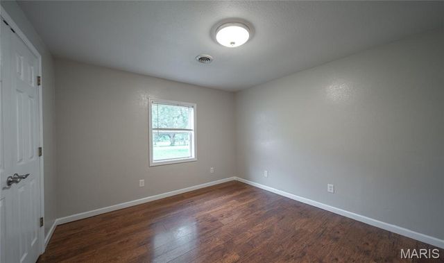 522 Highway FF, Bourbon, MO 65441