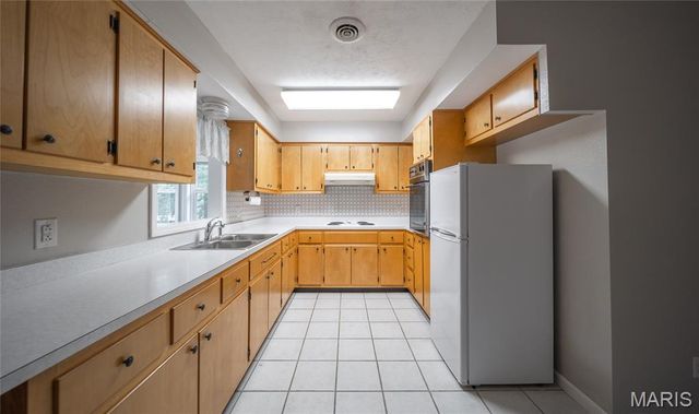 522 Highway FF, Bourbon, MO 65441