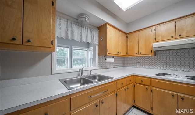 522 Highway FF, Bourbon, MO 65441