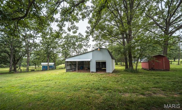 522 Highway FF, Bourbon, MO 65441