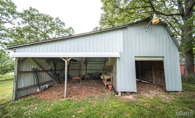 522 Highway FF, Bourbon, MO 65441