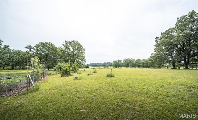 522 Highway FF, Bourbon, MO 65441