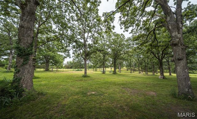 522 Highway FF, Bourbon, MO 65441