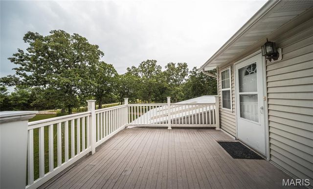 522 Highway FF, Bourbon, MO 65441
