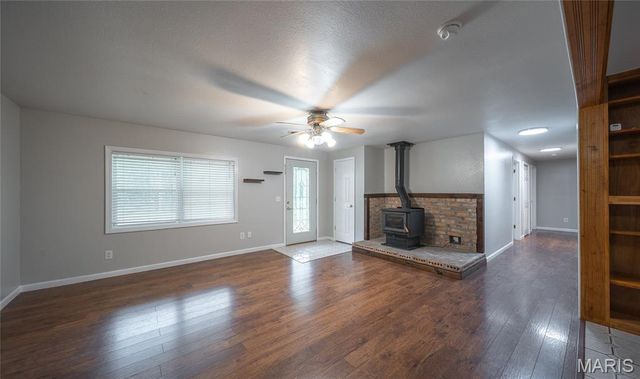 522 Highway FF, Bourbon, MO 65441