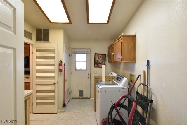 4650 East Twain Avenue, Las Vegas, NV 89121