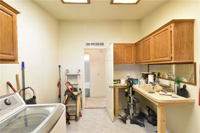 4650 East Twain Avenue, Las Vegas, NV 89121