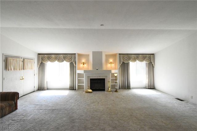 4650 East Twain Avenue, Las Vegas, NV 89121