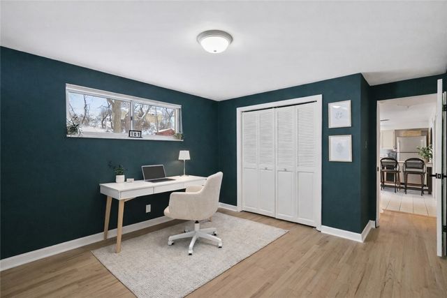 2324 Wells Dr, Bethel Park, PA 15102